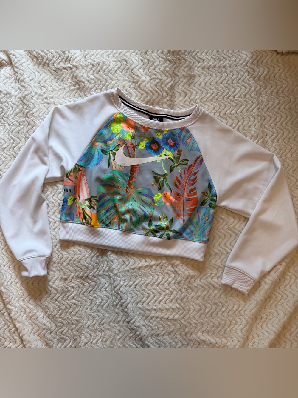 Nike Tropical // Floral Crop Longsleeve Top